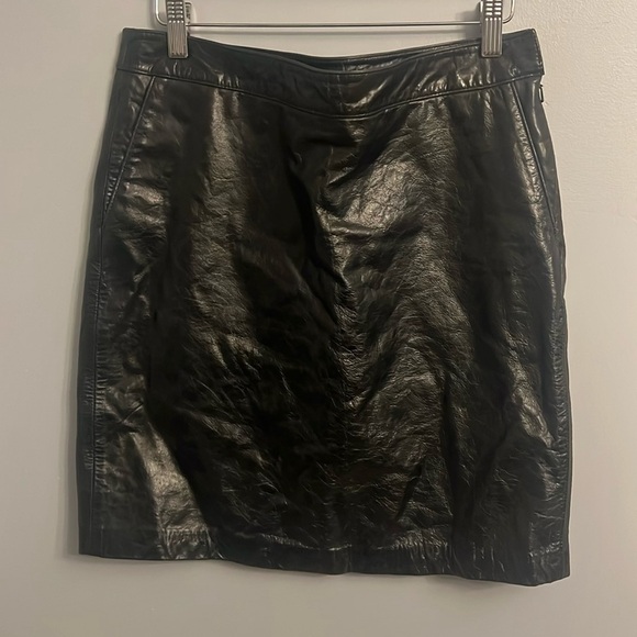 Tommy Hilfiger Dresses & Skirts - Women’s Tommy Hilfiger Black Leather with pockets skirt size 6